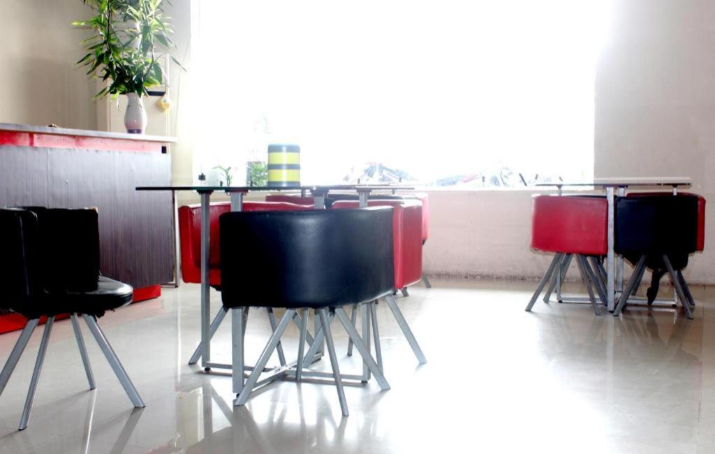 Hotel Permata Makassar Buitenkant foto