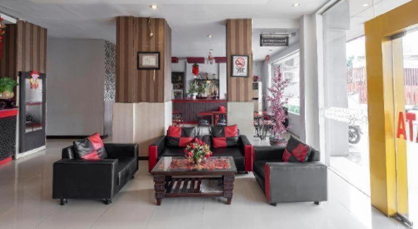 Hotel Permata Makassar Buitenkant foto
